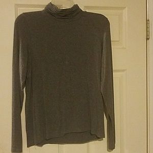 Long sleeve rouched mock neck